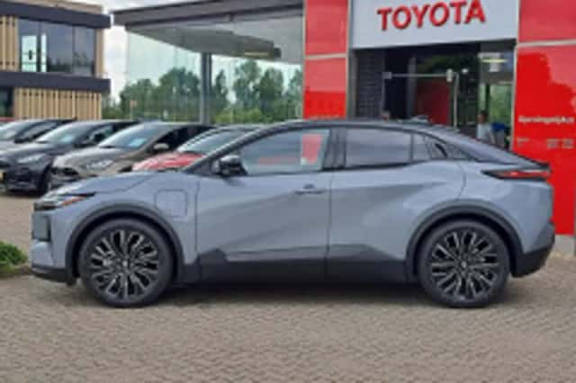 Toyota C hr (2026) thumbnail 3