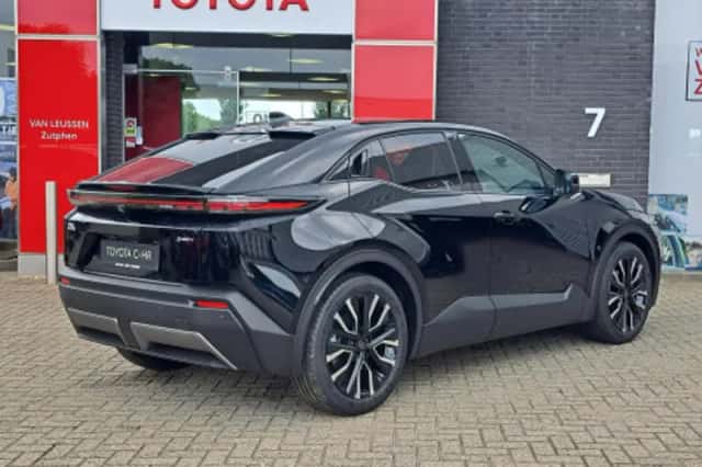Toyota C hr (2026) thumbnail 2