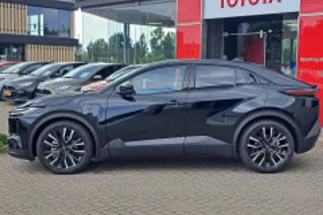 Toyota C hr (2026) thumbnail 3
