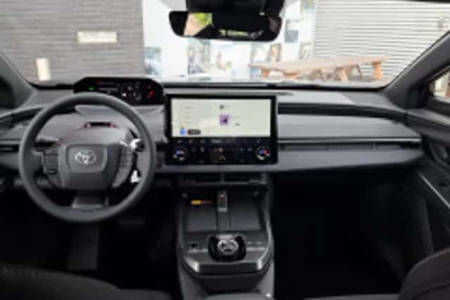 Toyota C hr (2026) thumbnail 6
