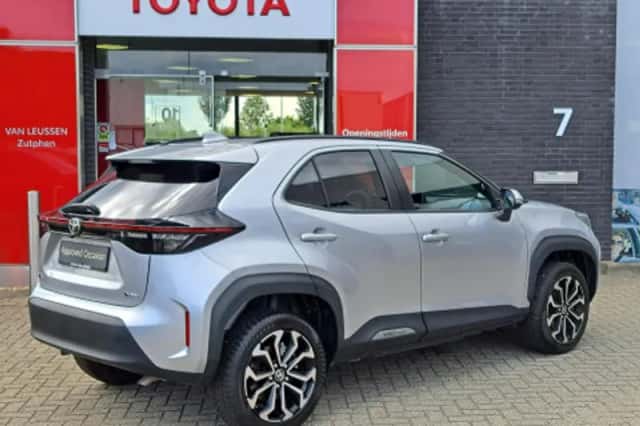 Toyota Yaris Cross (2025) thumbnail 2