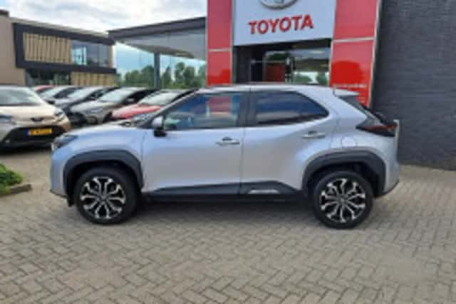 Toyota Yaris Cross (2025) thumbnail 3