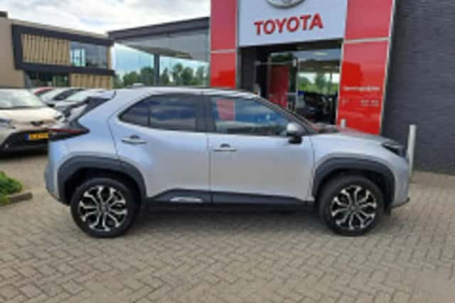 Toyota Yaris Cross (2025) thumbnail 4