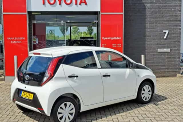 Toyota Aygo (2019) thumbnail 2