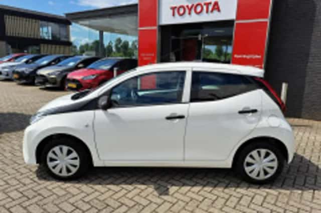 Toyota Aygo (2019) thumbnail 3