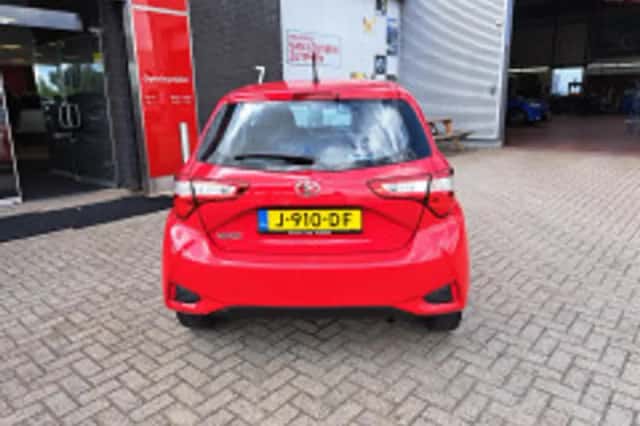 Toyota Yaris (2020) thumbnail 5