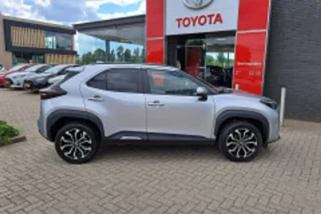 Toyota Yaris Cross (2025) thumbnail 4