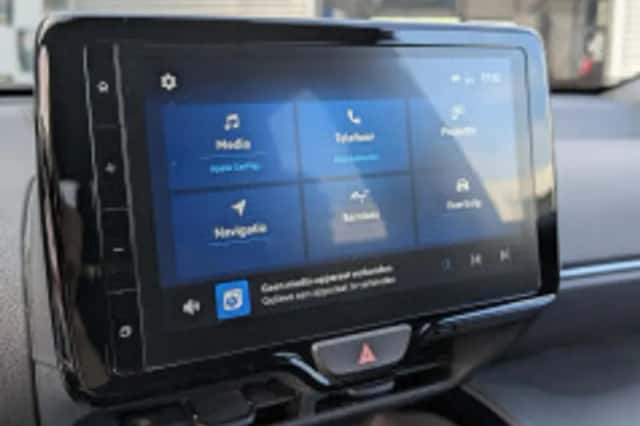 Toyota Yaris Cross (2022) thumbnail 4