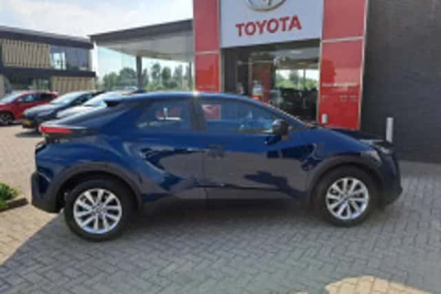 Toyota C hr (2024) thumbnail 4