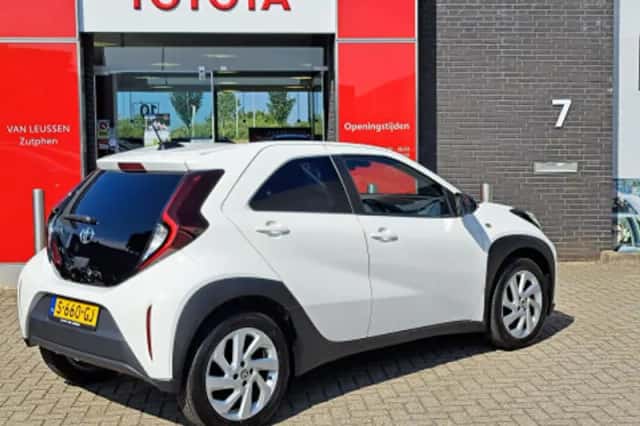 Toyota Aygo (2023) thumbnail 2