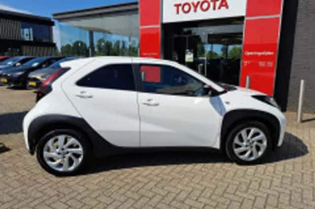 Toyota Aygo (2023) thumbnail 4