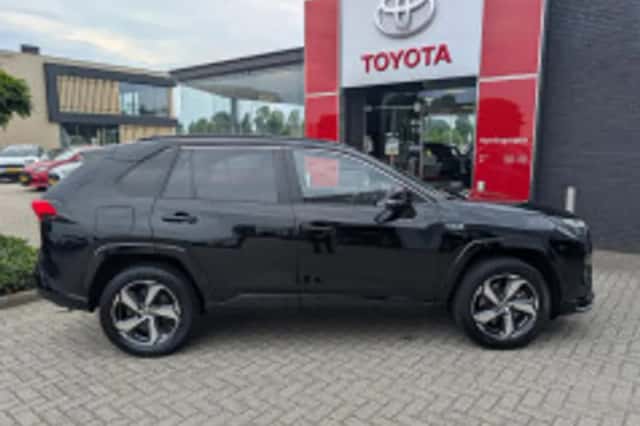Toyota RAV4 (2022) thumbnail 5