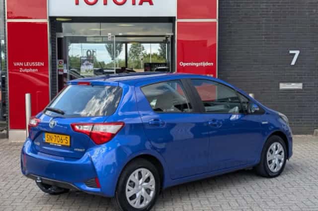 Toyota Yaris (2018) thumbnail 2