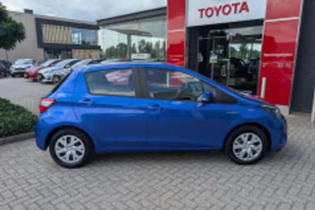 Toyota Yaris (2018) thumbnail 4