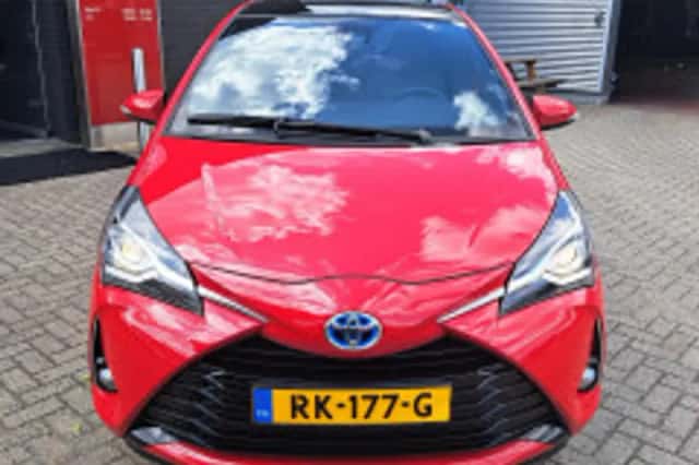 Toyota Yaris (2017) thumbnail 5