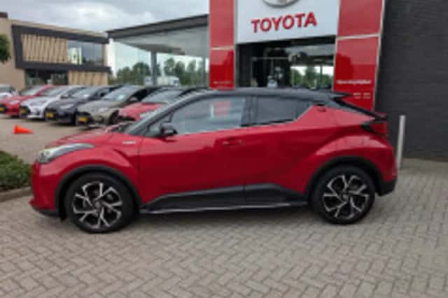 Toyota C hr (2021) thumbnail 3