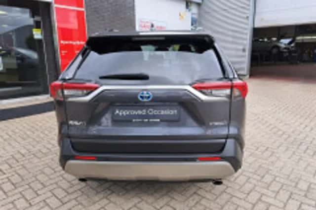 Toyota RAV4 (2024) thumbnail 6
