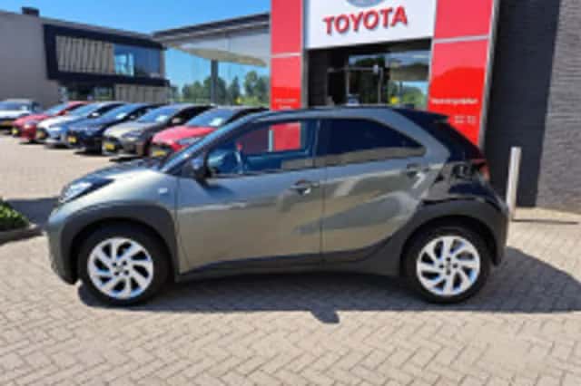 Toyota Aygo (2022) thumbnail 3