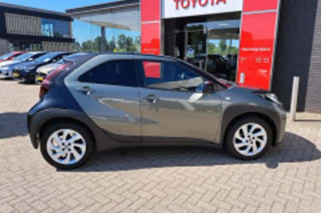 Toyota Aygo (2022) thumbnail 4