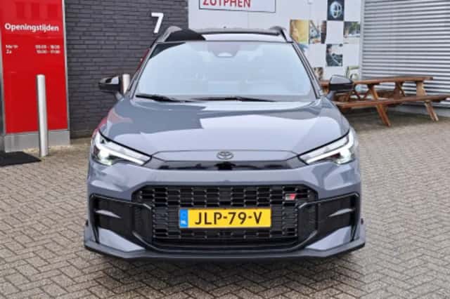 Toyota Corolla Cross (2025) thumbnail 2