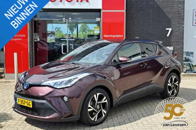 Toyota C-HR (2023) thumbnail 1