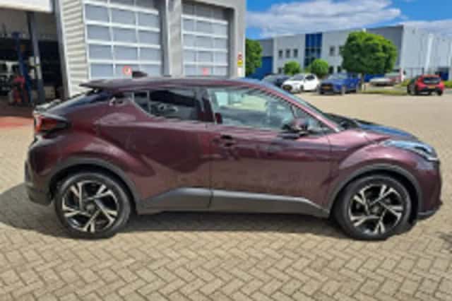 Toyota C-HR (2023) thumbnail 4
