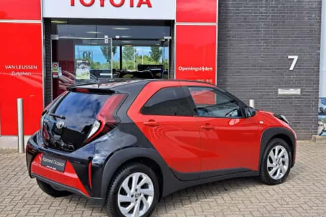 Toyota Aygo (2022) thumbnail 2