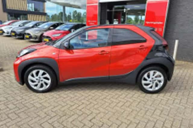 Toyota Aygo (2022) thumbnail 3