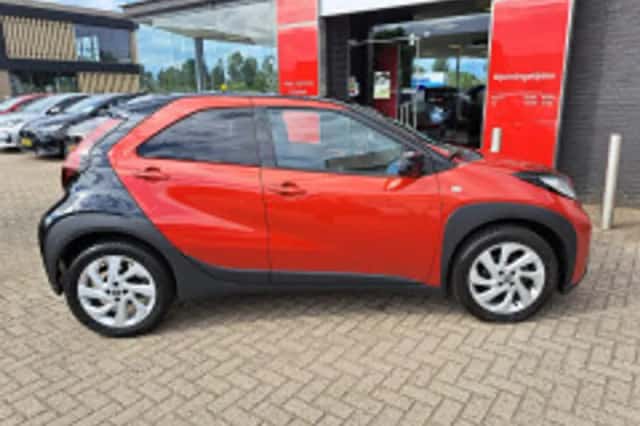 Toyota Aygo (2022) thumbnail 4