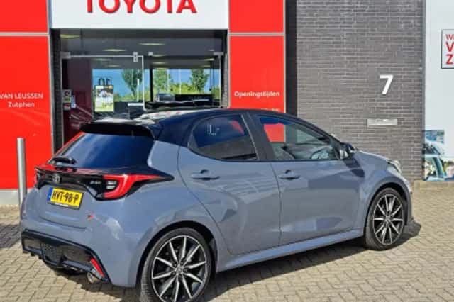 Toyota Yaris (2025) thumbnail 2