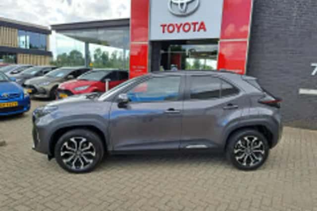 Toyota Yaris Cross (2023) thumbnail 3