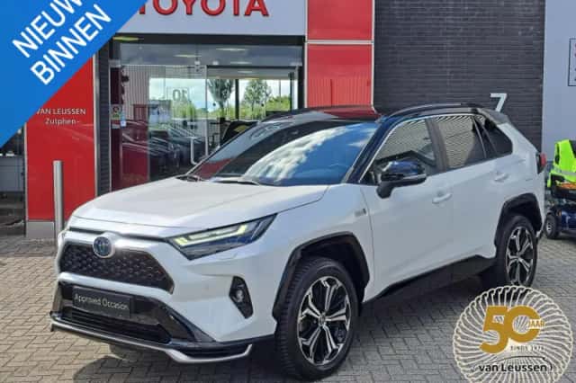 Toyota RAV4 (2022) thumbnail 1