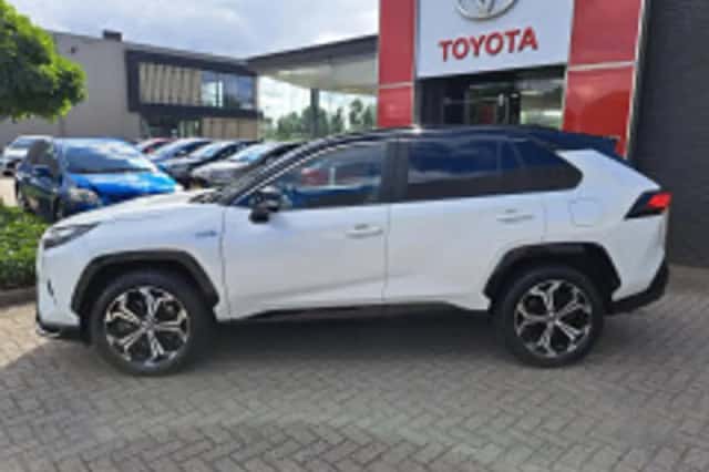 Toyota RAV4 (2022) thumbnail 4