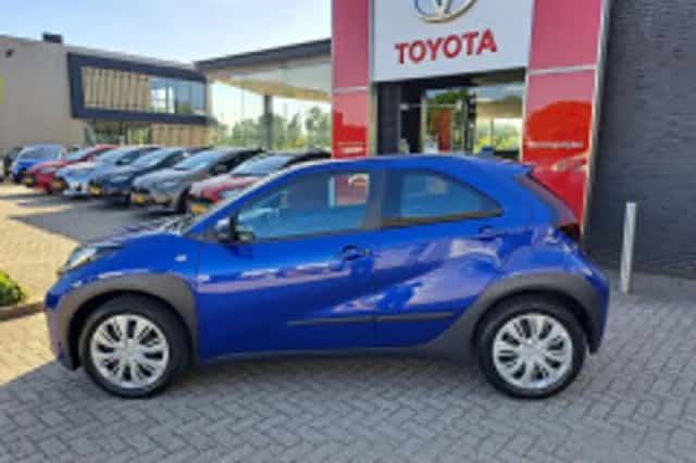 Toyota Aygo (2023) thumbnail 3