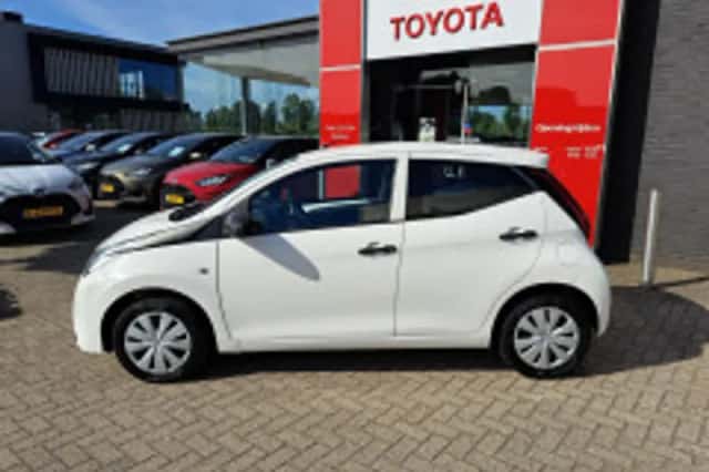 Toyota Aygo (2020) thumbnail 3