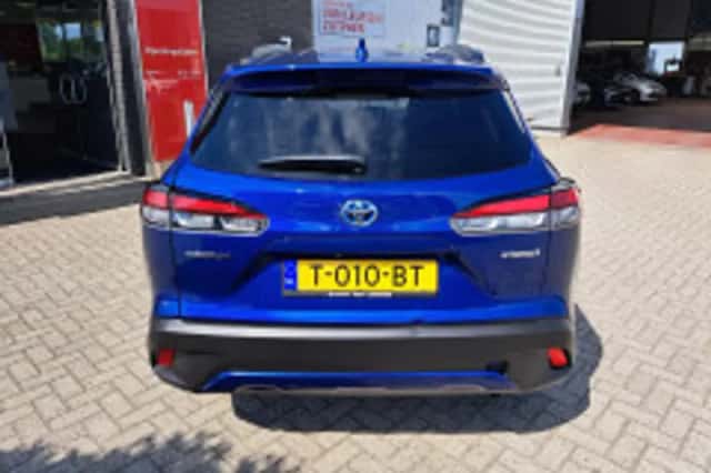 Toyota Corolla Cross (2023) thumbnail 4