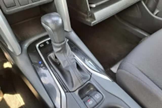 Toyota Corolla Cross (2023) thumbnail 5