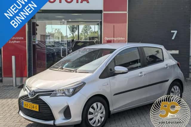Toyota Yaris (2016) thumbnail 1