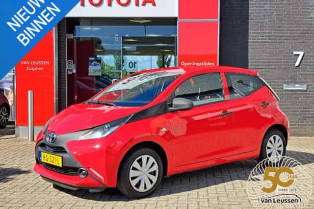 Toyota Aygo (2017) thumbnail 1