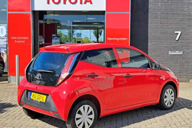 Toyota Aygo (2017) thumbnail 2