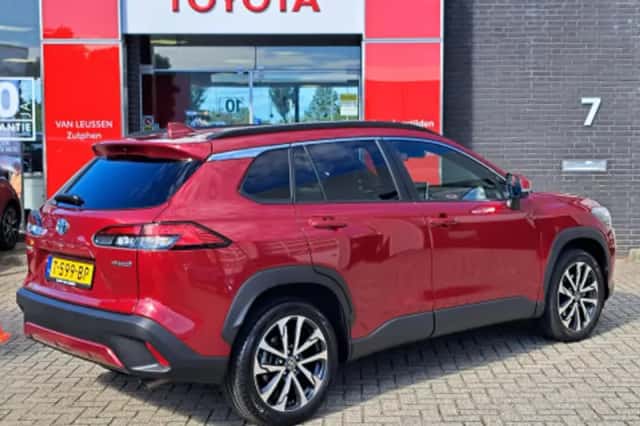 Toyota Corolla Cross (2023) thumbnail 2