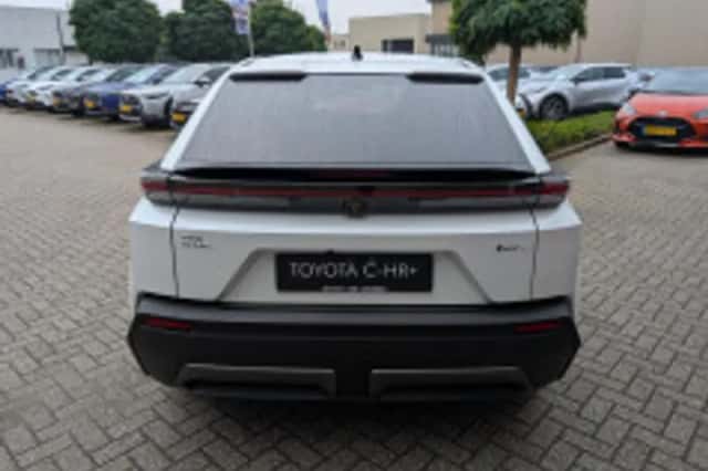 Toyota C-HR (2026) thumbnail 6