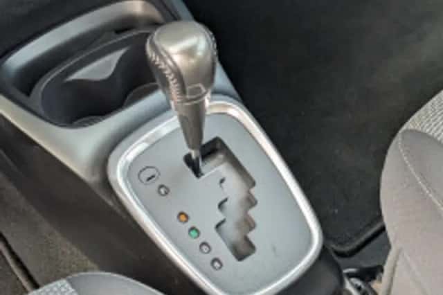 Toyota Yaris (2016) thumbnail 5