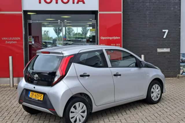 Toyota Aygo (2019) thumbnail 2
