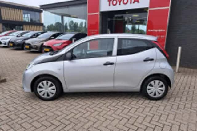 Toyota Aygo (2019) thumbnail 3