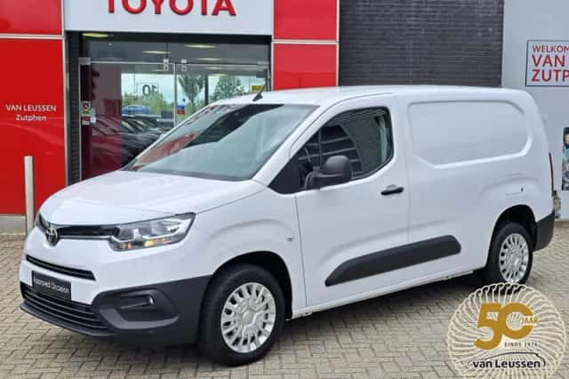 Toyota ProAce City (2024) thumbnail 1