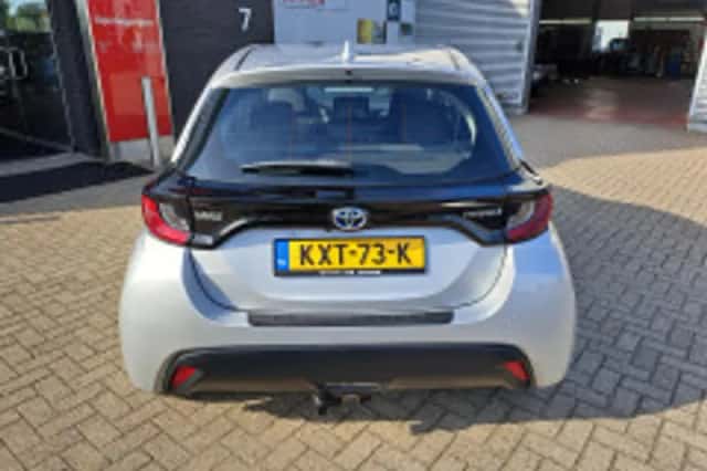 Toyota Yaris (2021) thumbnail 4