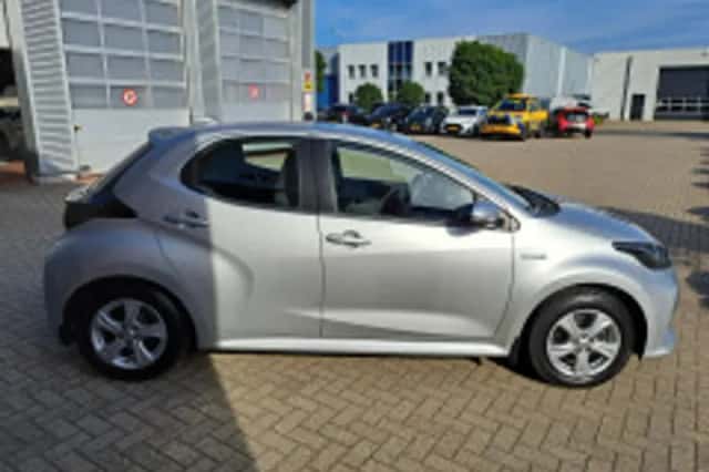 Toyota Yaris (2021) thumbnail 6