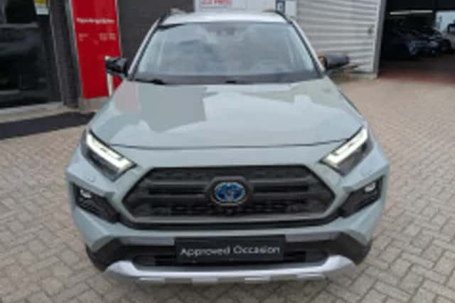 Toyota RAV4 (2022) thumbnail 3