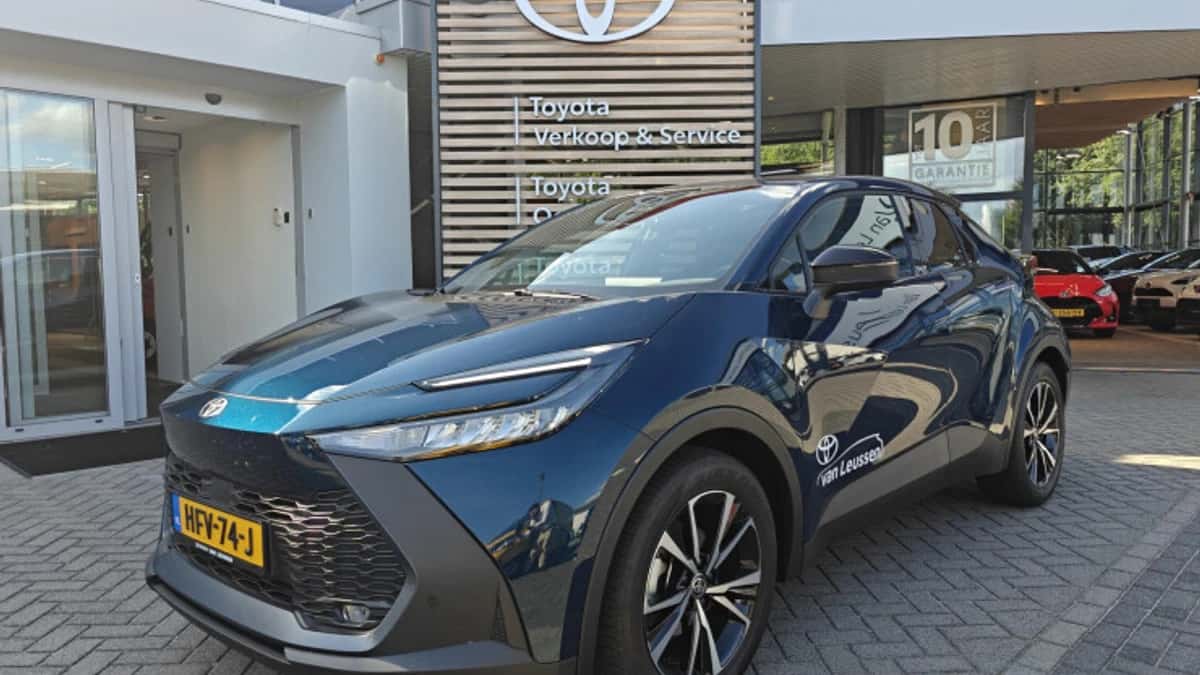 Toyota C hr (2025) — foto 1